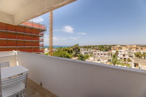Diese schöne Wohnung ist Teil einer Residenz mit Aufzug in Süditalien, nahe dem Meer. Die Gegend bietet zahlreiche Aktivitäten für Familien und junge Leute.Die Residenz genießt eine großartige Lage in Gallipoli, im bekannten Viertel Baia Verde, das f...