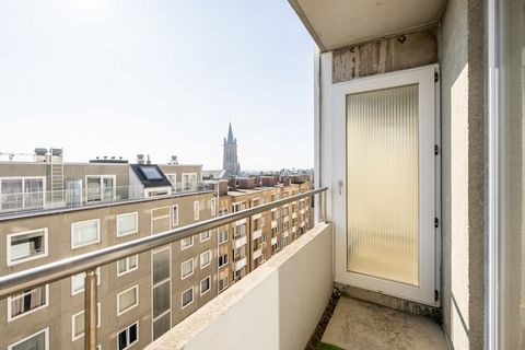 Dieses Apartment im 6. Stock am Meer eignet sich ideal für kleine Familien, Paare oder enge Freunde und bietet Komfort und Bequemlichkeit mit Panoramablick auf die belgische Küste. Das Schlafzimmer verfügt über ein Doppelbett und ein gemütliches Etag...