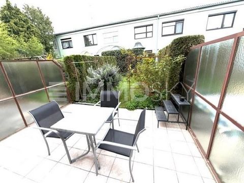 Garden-facing terraced house with a lot of potential! Your domicile for many years? Find out now! This condominium house was built in 1968 and has a ground floor and a first floor. With a good 45 m2 of garden, as well as a small but fine terrace, the...