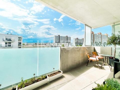 Gardening on the 12m² balcony! This wonderful 2-room apartment on the 7th floor of the elevator convinces with a grandiose room layout. From the practical anteroom you enter the spacious kitchen--living room with access to the balcony, where you can ...