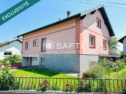 Grande maison familiale sur 3 niveaux, avec espace de réception et 5 chambres à coucher. Située dans un quartier résidentiel calme et paisible, cette maison construite en 1975 séduira les familles à la recherche d’un bien spacieux, fonctionnel et cha...