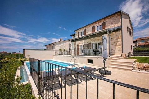 ID CODE: IS104063 Claudio Mezzalira Agent s licencom Mob: 099/285-7323 Tel: 052 770 811 E-mail: ... ... />Features: - Balcony - Swimming Pool - Parking - Alarm - Terrace