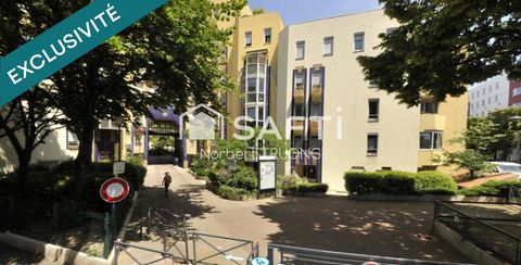 À Vanves (92), découvrez cette grande place de parking d’environ 22 m², située en sous-sol, avec accès facile et sécurisé. À seulement 3 minutes à pied du métro Ligne 13 – Plateau de Vanves, elle constitue une opportunité idéale pour un investissemen...