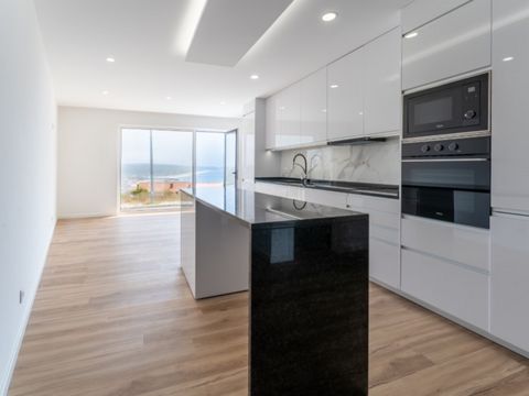 Appartamento con 1+1 camera da letto con vista mare e completamente ristrutturato, pronto per essere abitato. La ristrutturazione è stata fatta con attenzione ai dettagli, creando un ambiente accogliente e funzionale. La cucina e il soggiorno sono in...